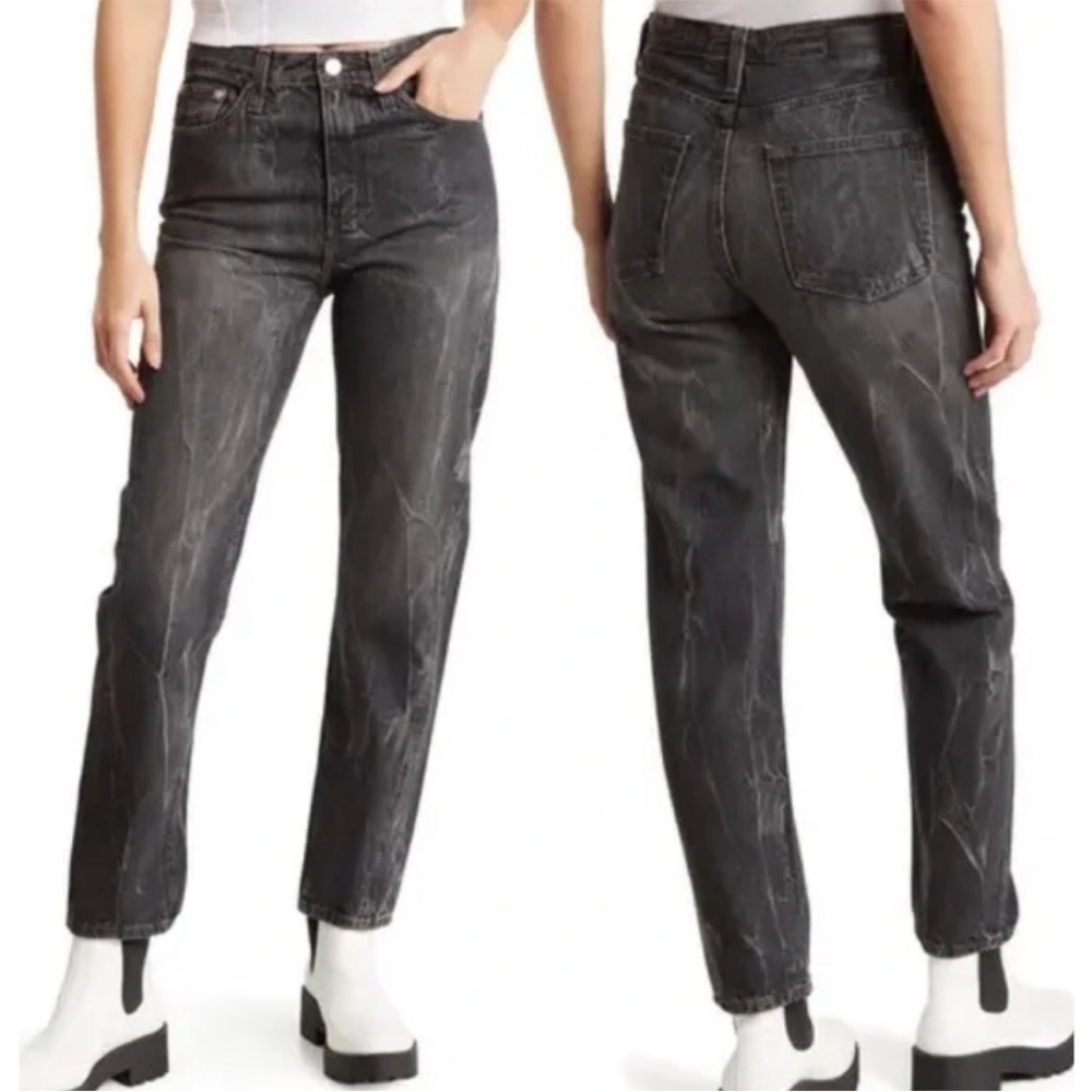 NWT AG Adriano Goldschmied Phoebe
Vintage High Waist Tapered Leg Jeans. Size 26